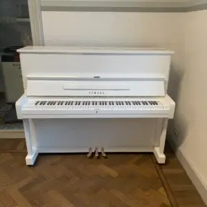 Yamaha U1E wit hoogglans