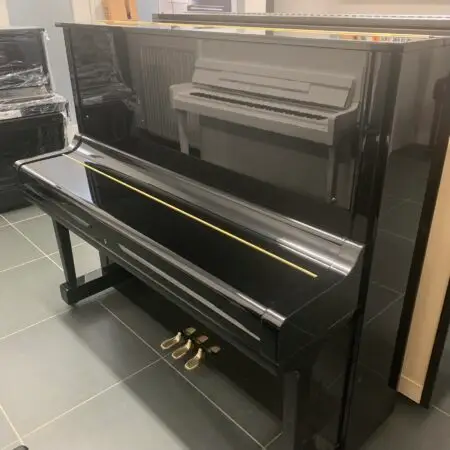 Yamaha U3