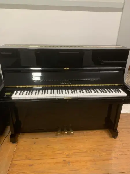 Samick tweedehandse piano zwart hoogglans