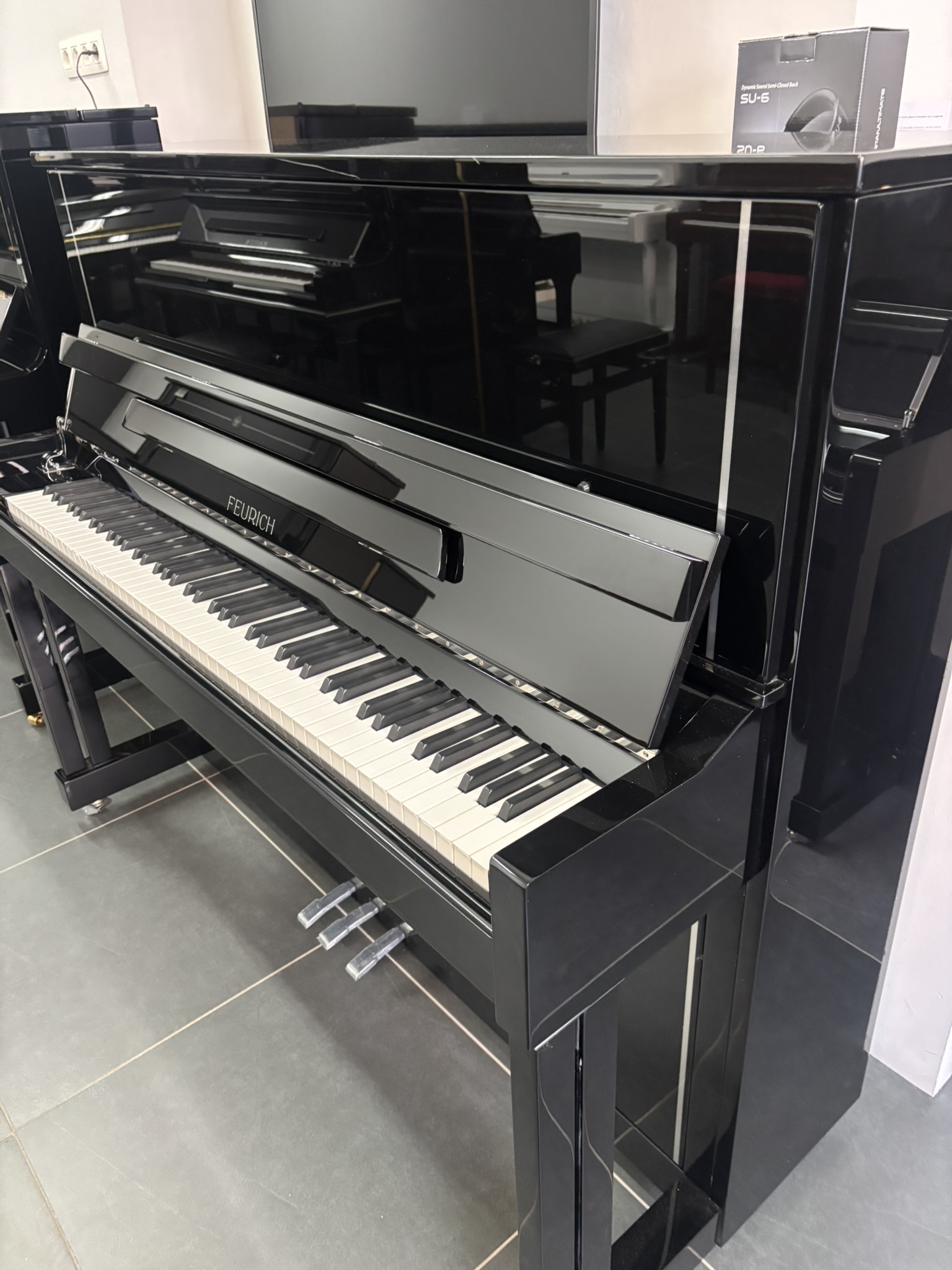 Feurich 125 Design piano