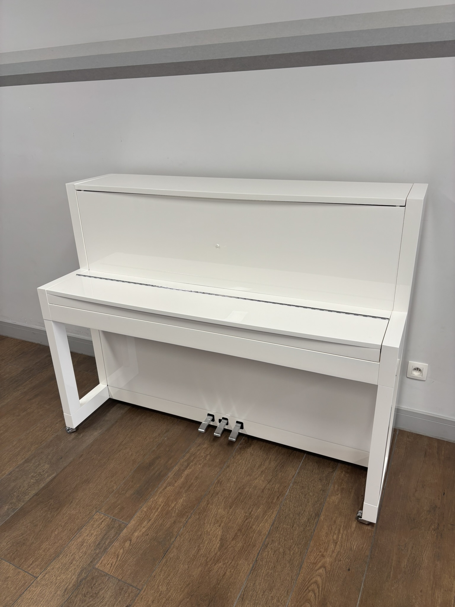 Feurich Premiere 115 piano wit hoogglans