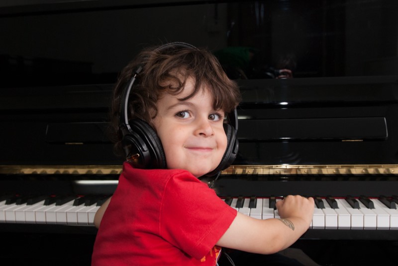 Silent piano